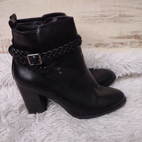 American Eagle Outfitters Black Ankle Boots - Picture 1 of 9